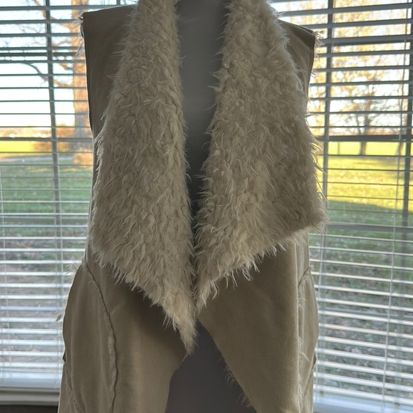 Altar'd State Jackets & Blazers - Alter’d State Fur Vest